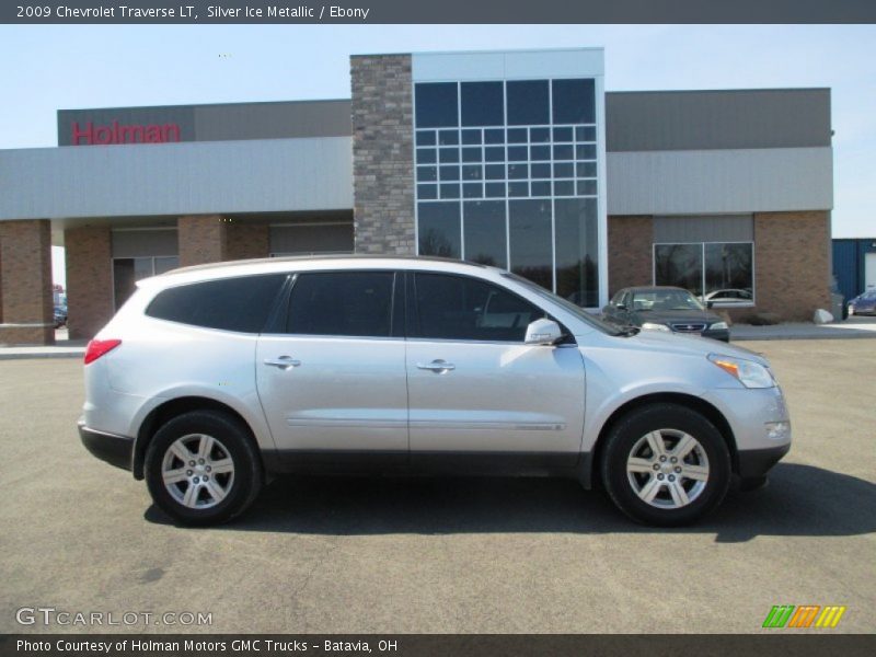 Silver Ice Metallic / Ebony 2009 Chevrolet Traverse LT