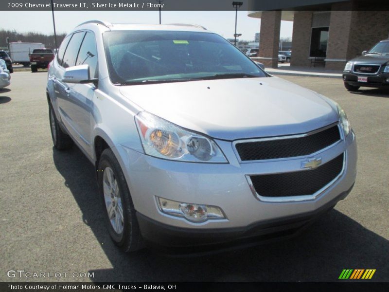 Silver Ice Metallic / Ebony 2009 Chevrolet Traverse LT