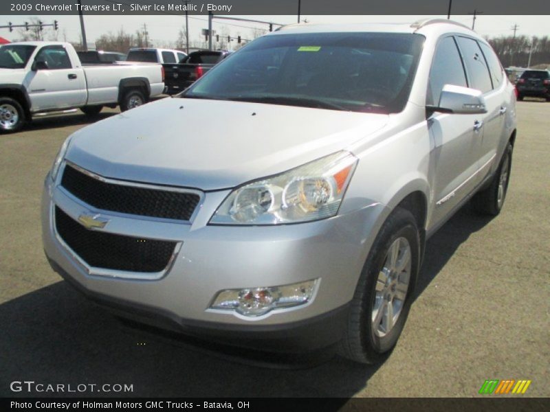Silver Ice Metallic / Ebony 2009 Chevrolet Traverse LT