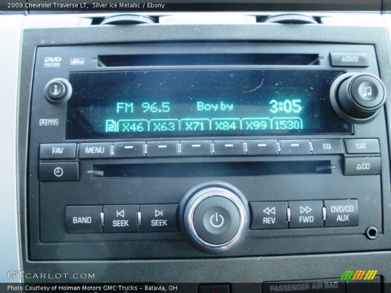 Silver Ice Metallic / Ebony 2009 Chevrolet Traverse LT