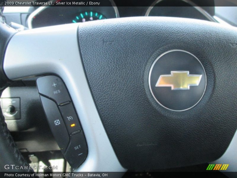 Silver Ice Metallic / Ebony 2009 Chevrolet Traverse LT