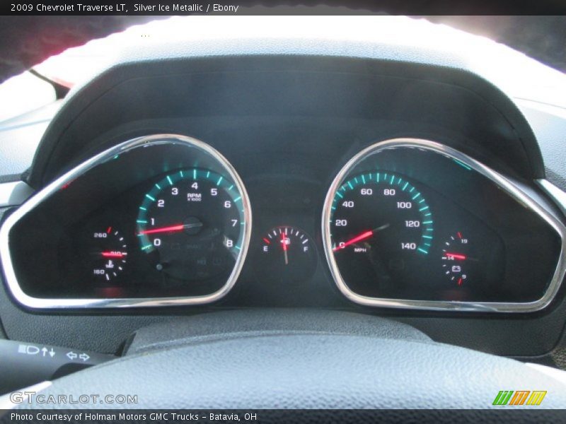 Silver Ice Metallic / Ebony 2009 Chevrolet Traverse LT
