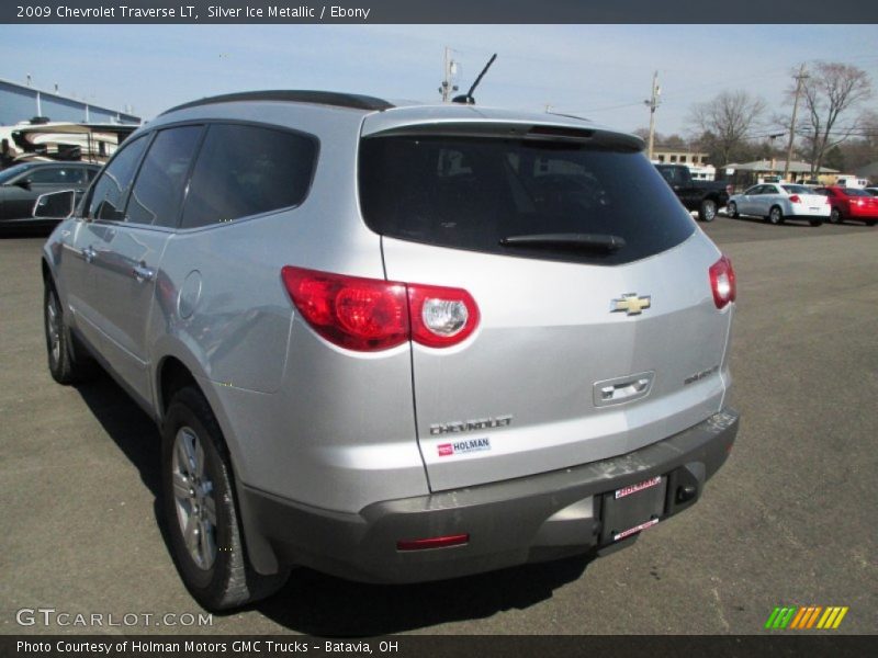 Silver Ice Metallic / Ebony 2009 Chevrolet Traverse LT