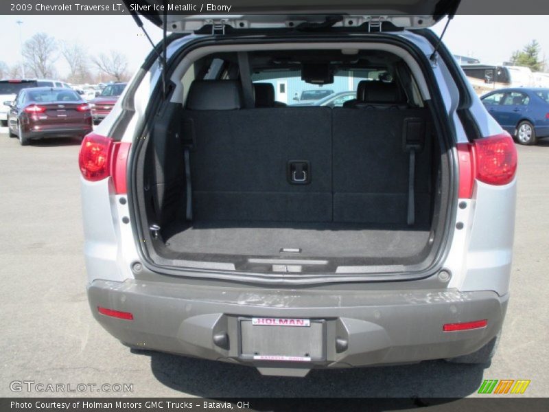 Silver Ice Metallic / Ebony 2009 Chevrolet Traverse LT