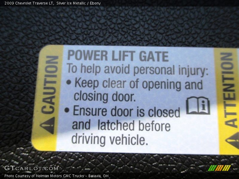 Silver Ice Metallic / Ebony 2009 Chevrolet Traverse LT