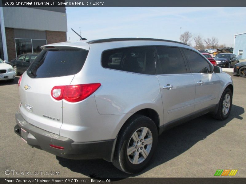 Silver Ice Metallic / Ebony 2009 Chevrolet Traverse LT