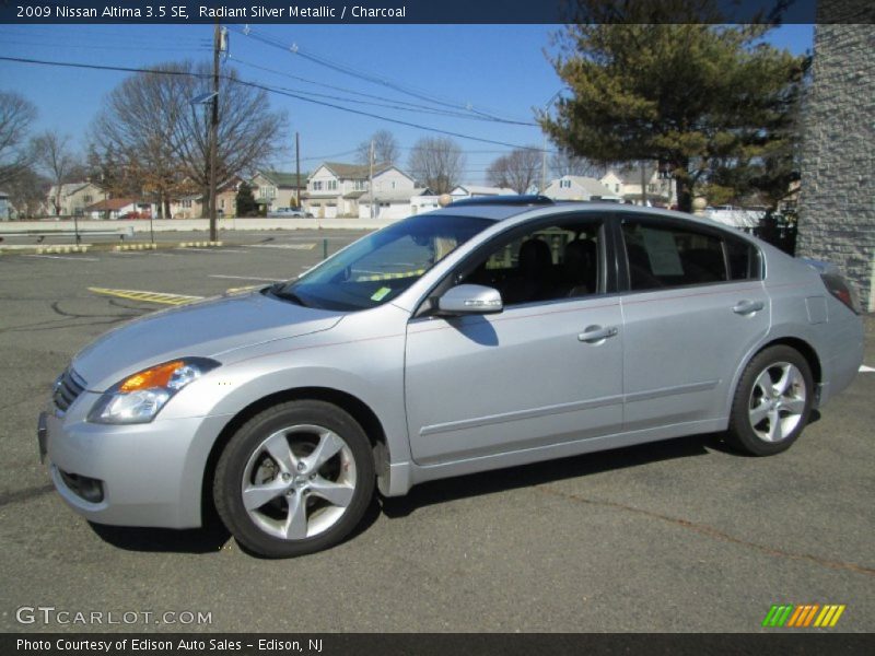 Radiant Silver Metallic / Charcoal 2009 Nissan Altima 3.5 SE