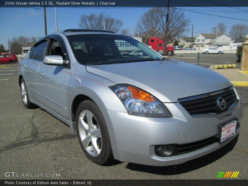 Radiant Silver Metallic / Charcoal 2009 Nissan Altima 3.5 SE