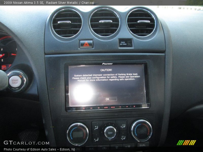 Radiant Silver Metallic / Charcoal 2009 Nissan Altima 3.5 SE