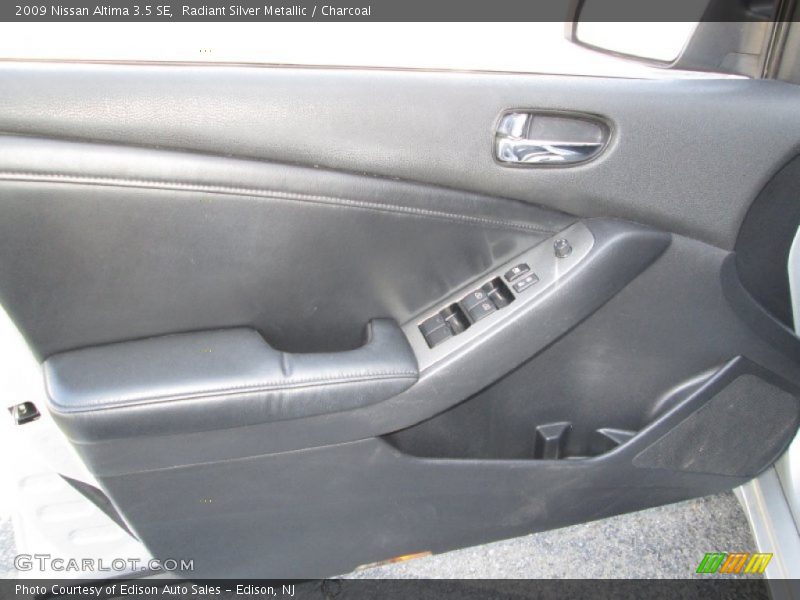 Radiant Silver Metallic / Charcoal 2009 Nissan Altima 3.5 SE
