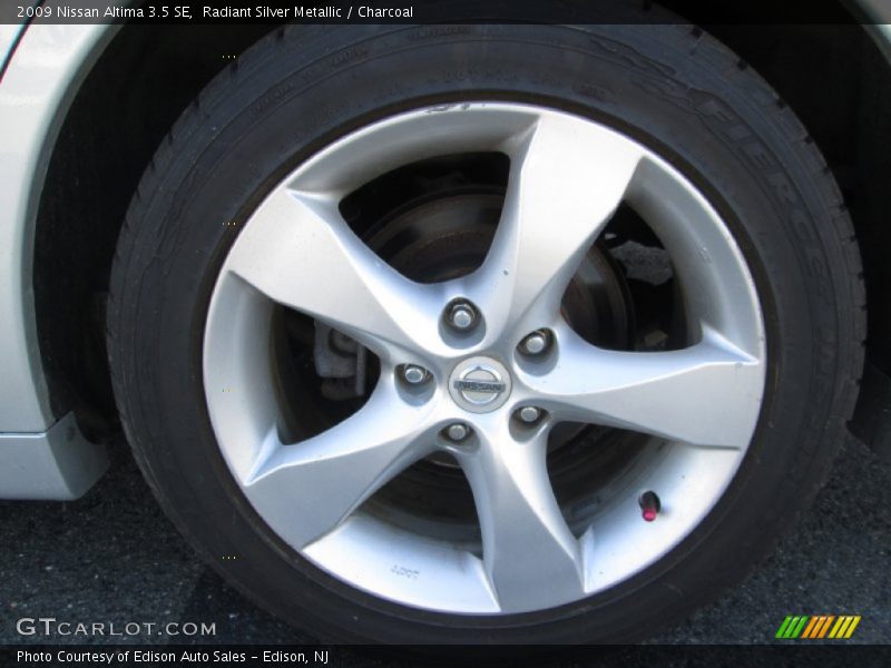 Radiant Silver Metallic / Charcoal 2009 Nissan Altima 3.5 SE