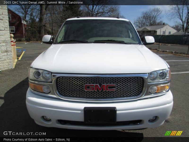 Summit White / Sandstone 2003 GMC Yukon Denali AWD