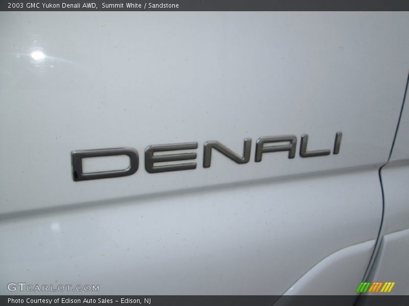 Summit White / Sandstone 2003 GMC Yukon Denali AWD