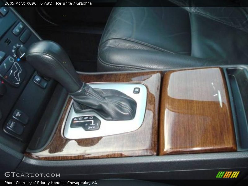 Ice White / Graphite 2005 Volvo XC90 T6 AWD