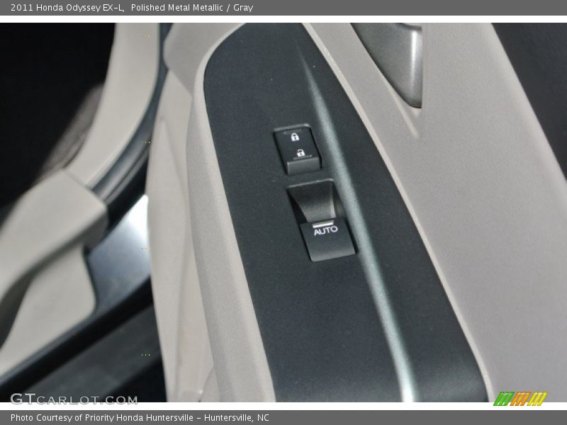 Polished Metal Metallic / Gray 2011 Honda Odyssey EX-L