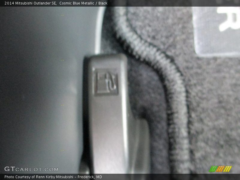 Cosmic Blue Metallic / Black 2014 Mitsubishi Outlander SE