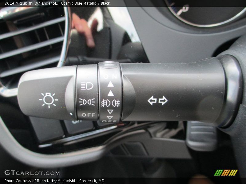 Cosmic Blue Metallic / Black 2014 Mitsubishi Outlander SE