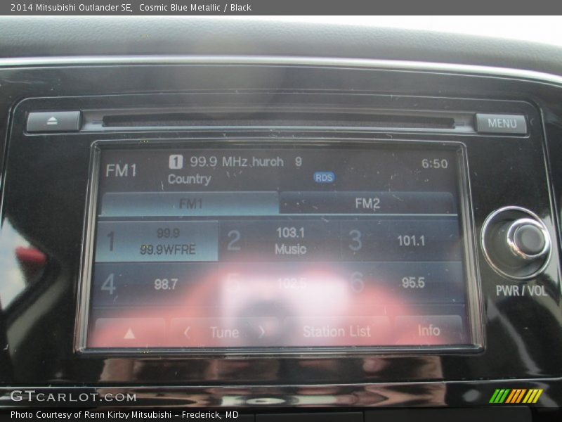 Cosmic Blue Metallic / Black 2014 Mitsubishi Outlander SE