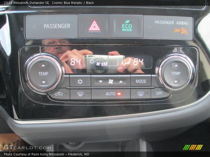 Cosmic Blue Metallic / Black 2014 Mitsubishi Outlander SE
