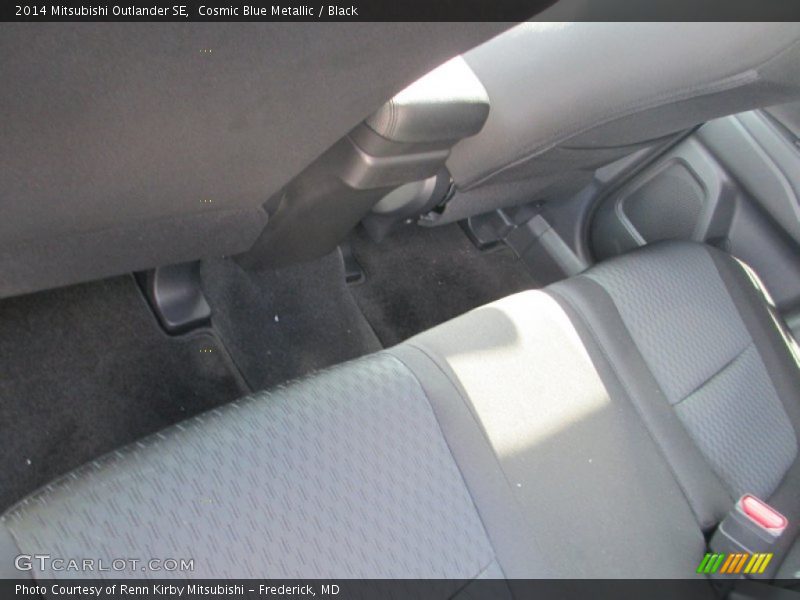 Cosmic Blue Metallic / Black 2014 Mitsubishi Outlander SE