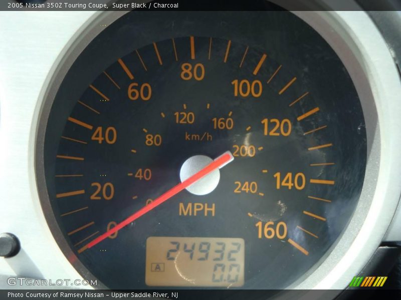 Super Black / Charcoal 2005 Nissan 350Z Touring Coupe