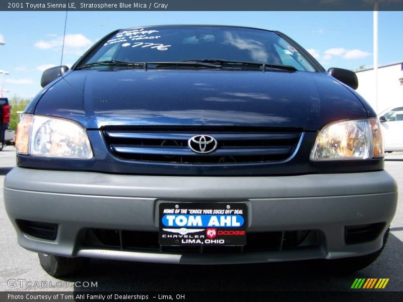 Stratosphere Blue Mica / Gray 2001 Toyota Sienna LE
