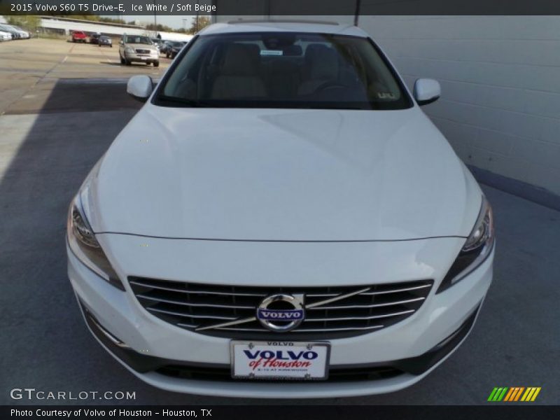 Ice White / Soft Beige 2015 Volvo S60 T5 Drive-E