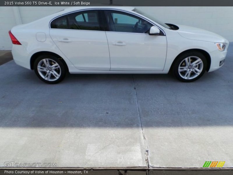  2015 S60 T5 Drive-E Ice White