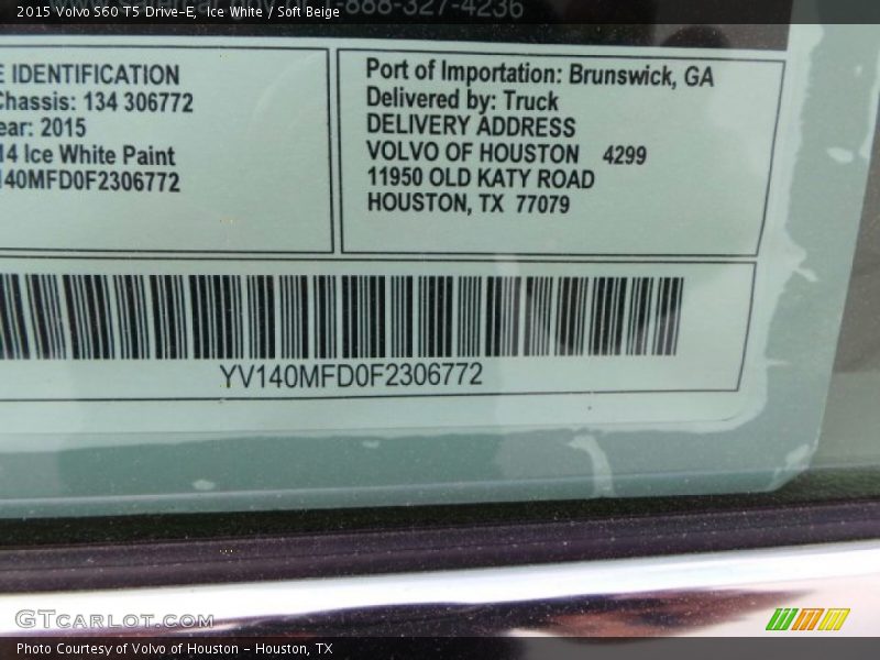 Ice White / Soft Beige 2015 Volvo S60 T5 Drive-E