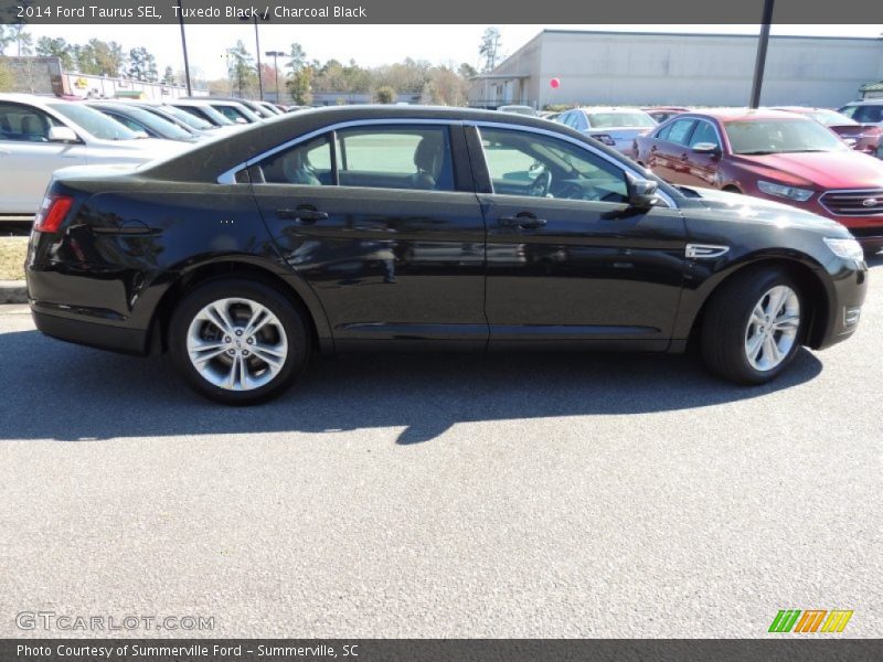 Tuxedo Black / Charcoal Black 2014 Ford Taurus SEL