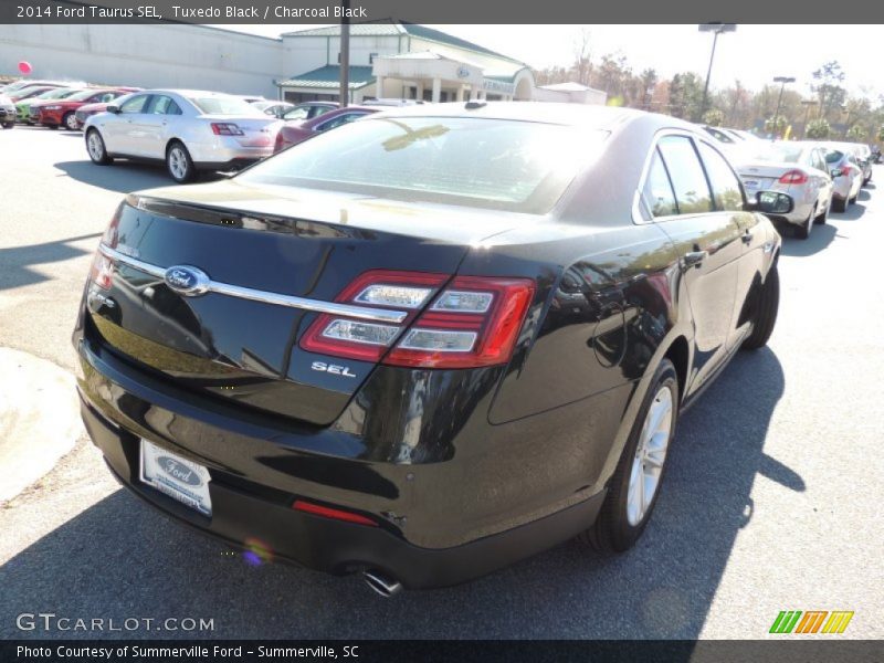 Tuxedo Black / Charcoal Black 2014 Ford Taurus SEL