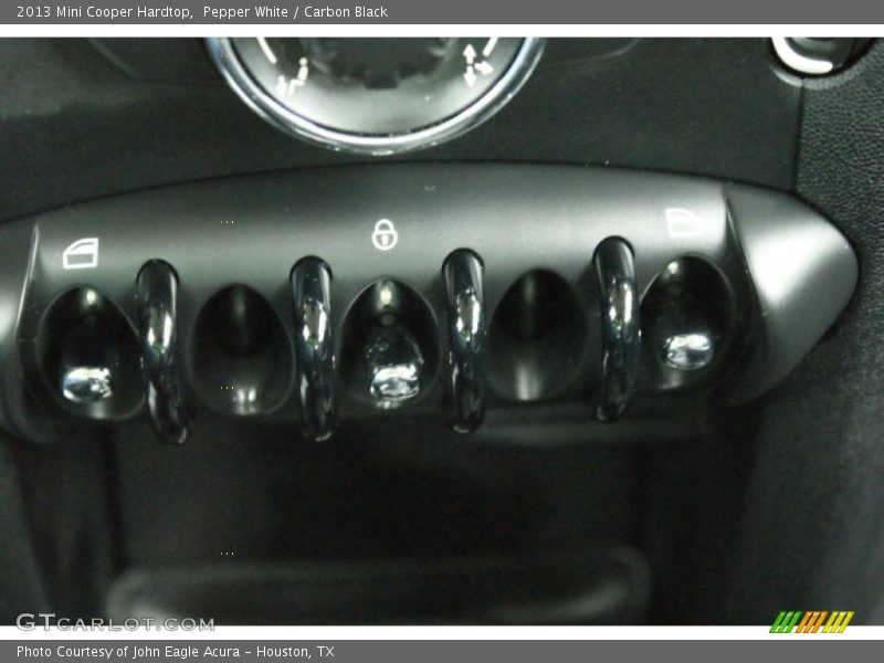 Pepper White / Carbon Black 2013 Mini Cooper Hardtop