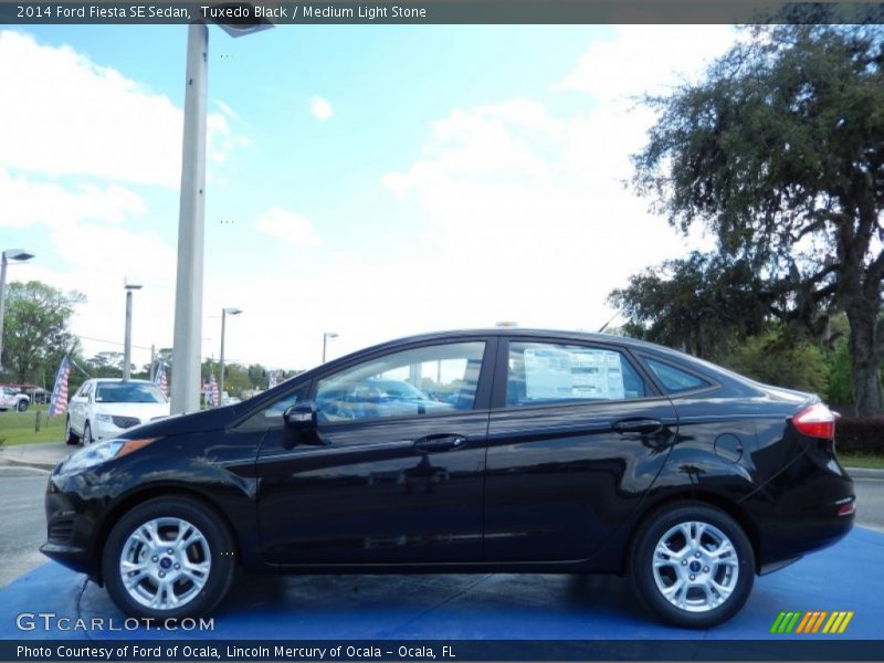 Tuxedo Black / Medium Light Stone 2014 Ford Fiesta SE Sedan