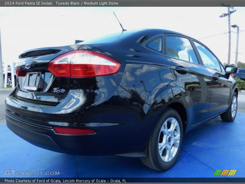 Tuxedo Black / Medium Light Stone 2014 Ford Fiesta SE Sedan