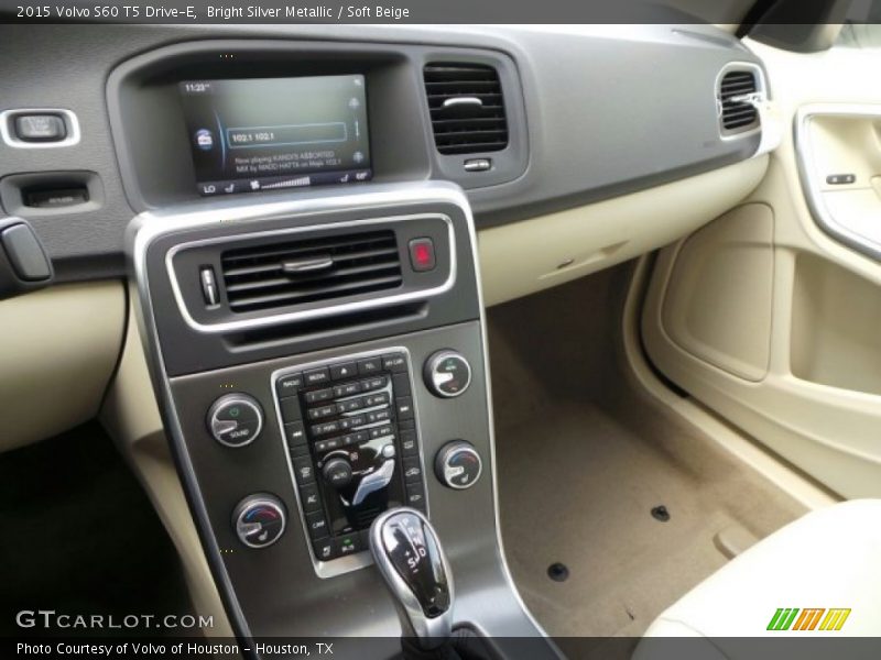 Bright Silver Metallic / Soft Beige 2015 Volvo S60 T5 Drive-E