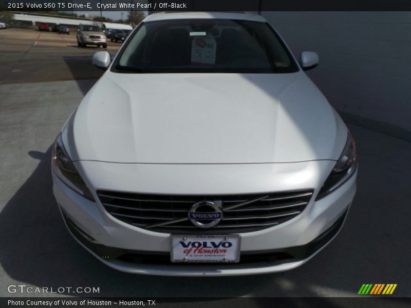 Crystal White Pearl / Off-Black 2015 Volvo S60 T5 Drive-E