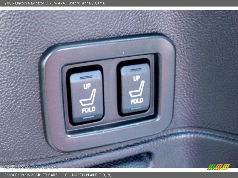 Oxford White / Camel 2006 Lincoln Navigator Luxury 4x4