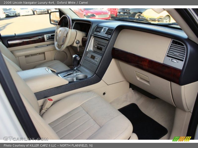 Oxford White / Camel 2006 Lincoln Navigator Luxury 4x4