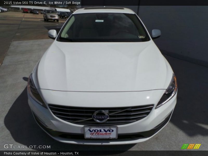 Ice White / Soft Beige 2015 Volvo S60 T5 Drive-E