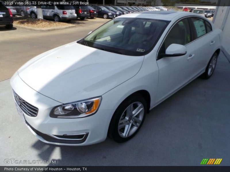 Ice White / Soft Beige 2015 Volvo S60 T5 Drive-E