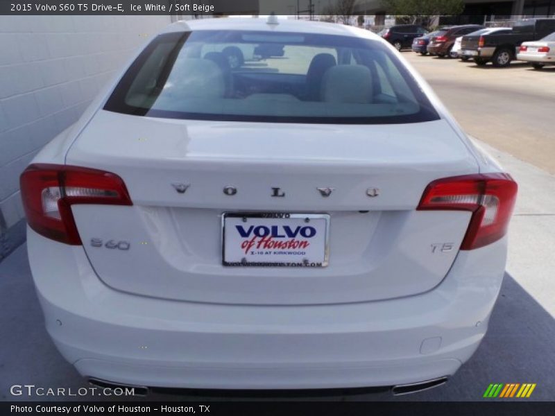 Ice White / Soft Beige 2015 Volvo S60 T5 Drive-E