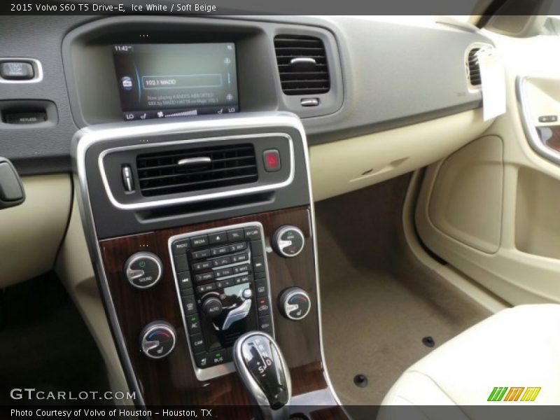 Ice White / Soft Beige 2015 Volvo S60 T5 Drive-E