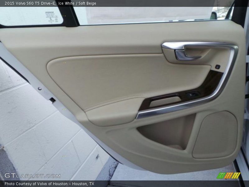 Ice White / Soft Beige 2015 Volvo S60 T5 Drive-E