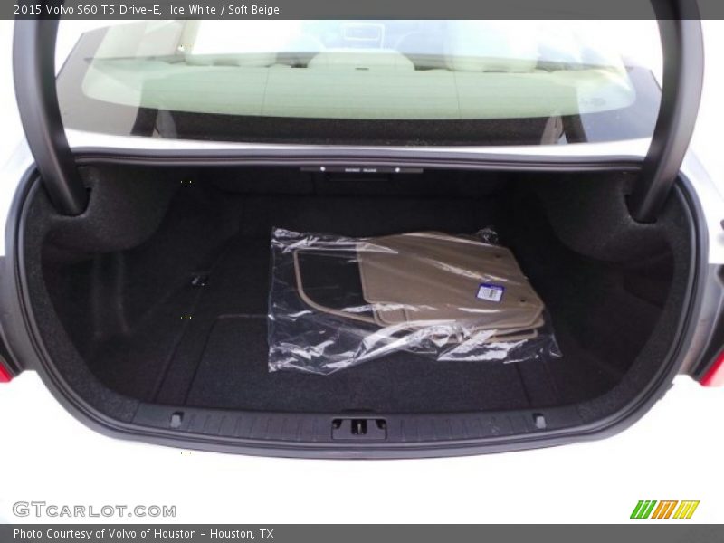 Ice White / Soft Beige 2015 Volvo S60 T5 Drive-E
