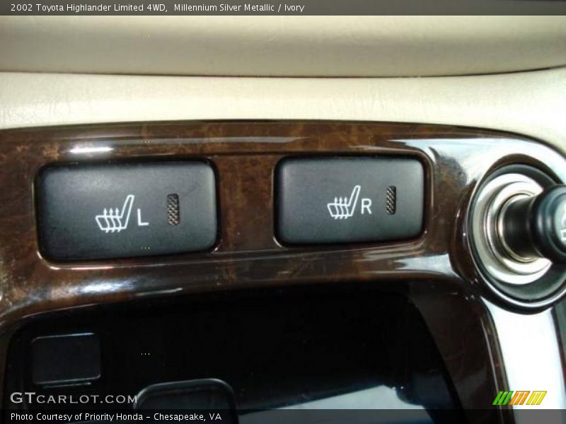 Millennium Silver Metallic / Ivory 2002 Toyota Highlander Limited 4WD