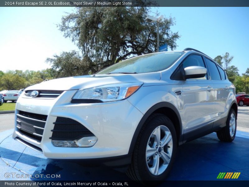 Front 3/4 View of 2014 Escape SE 2.0L EcoBoost