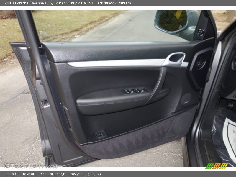 Door Panel of 2010 Cayenne GTS