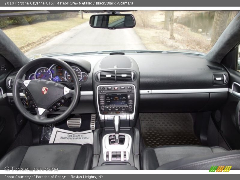 Dashboard of 2010 Cayenne GTS