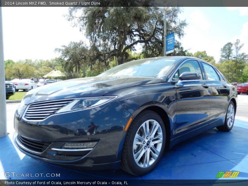 Front 3/4 View of 2014 MKZ FWD