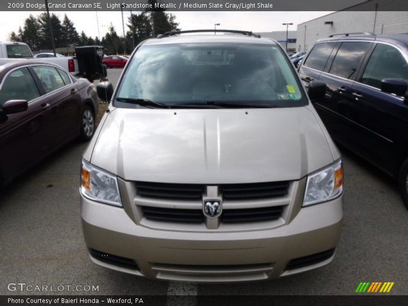 Light Sandstone Metallic / Medium Slate Gray/Light Shale 2009 Dodge Grand Caravan SE